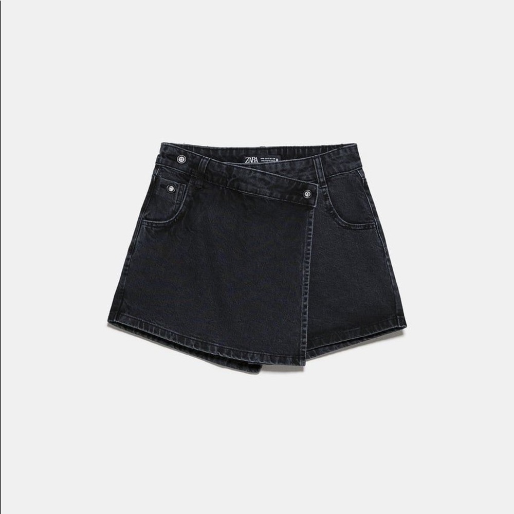 BRAND NEW Zara denim skort